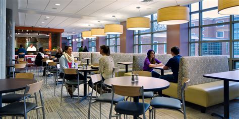 chaminade dining  Chaminade offers great campus dining options